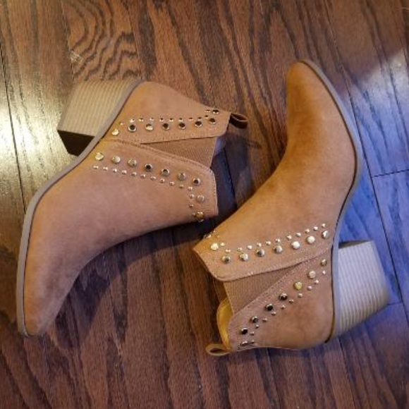 NWT Shoe Dazzle Studded Faux Suede Booties - Picture 8 of 9